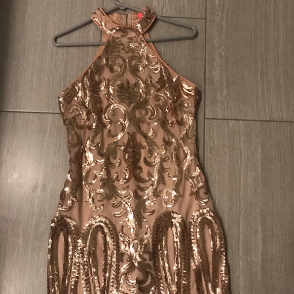Dresses & Skirts - Short rose gold with sequence large dress